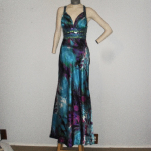IGNITE EVENINGS Dresses & Skirts - Floral mermaid Satin Halter Size 4 AMAZING  !!!!